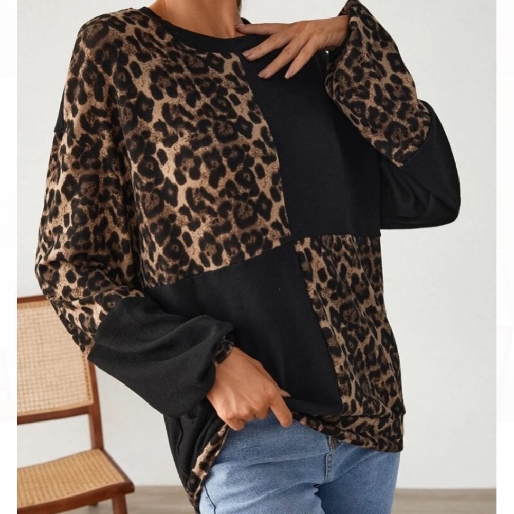 🆕NEW🛍️Geometric Leopard Print Pullover 🐾 - Picture 5 of 6